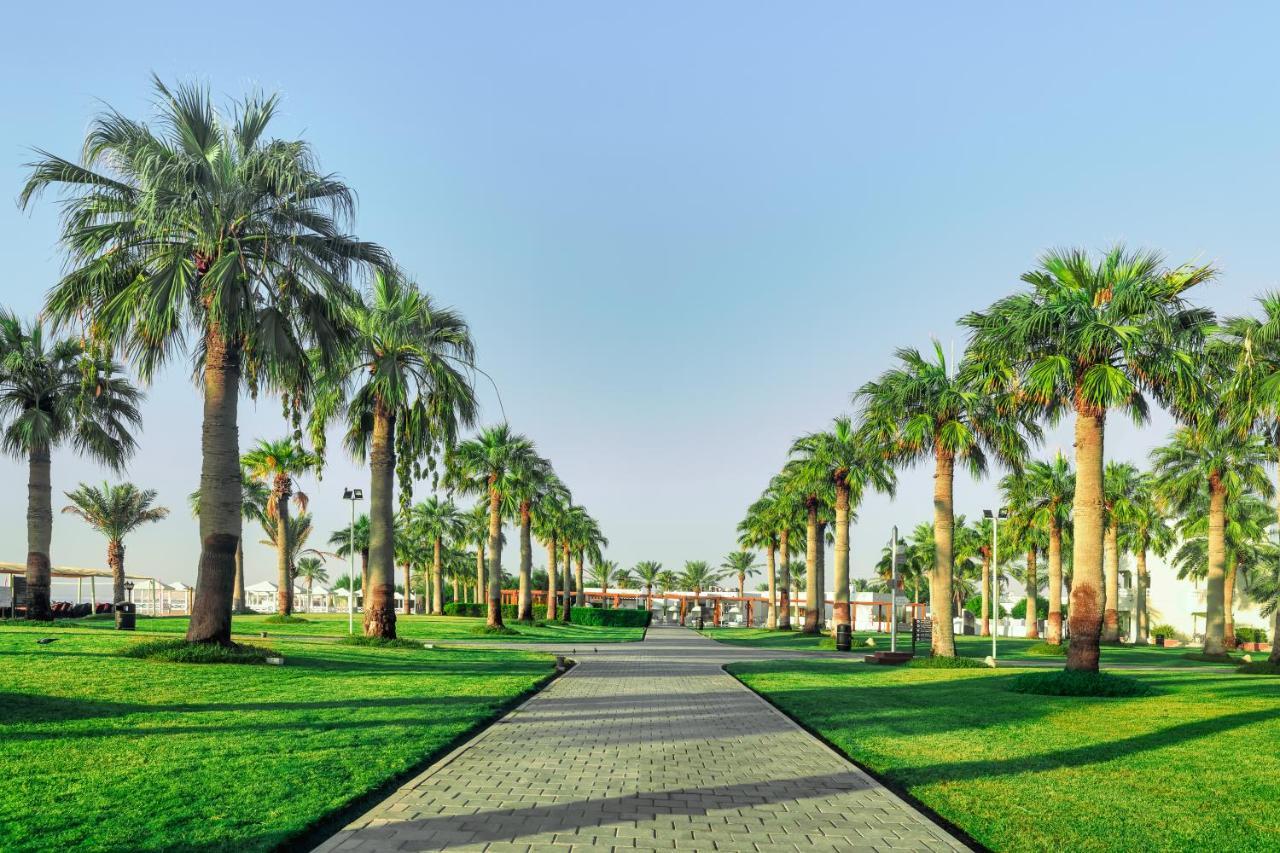 Sealine Beach, A Murwab Resort Mesaieed Exterior photo Al-Shaab Park