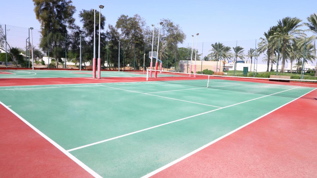 Sealine Beach, A Murwab Resort Mesaieed Exterior photo Tennis courts at the club